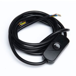 כבל+מפסק+תקע - כבל תלת גידי + מפסק ביניים + תקע  בצבע שחור